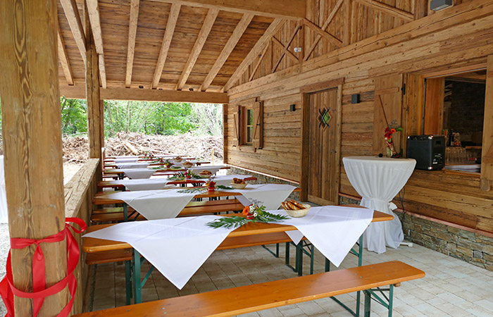 fateralm Terrasse Haupteingang