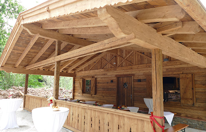 Fateralm Vorderansicht Terrasse